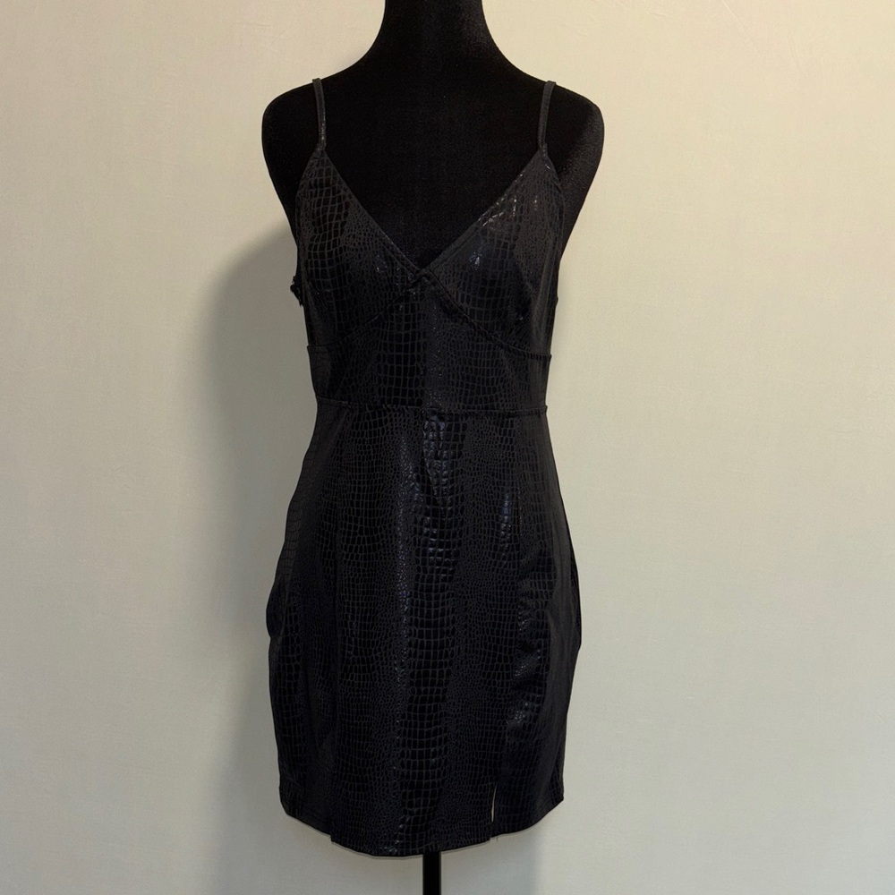 SHEIN Black Crocodile Textured Body-con Dress